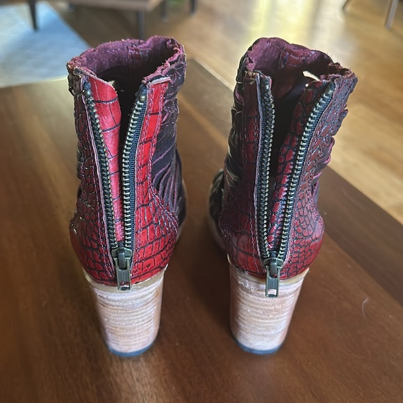 Free Bird red heels - like new! - Picture 3 of 7